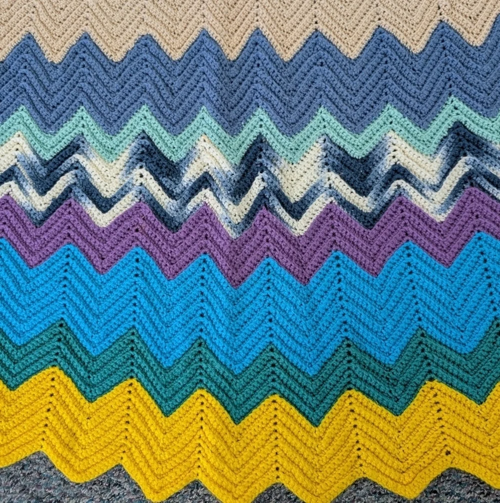 Vintage Handmade Zig Zag Large Colorful Afghan Throw Blanket